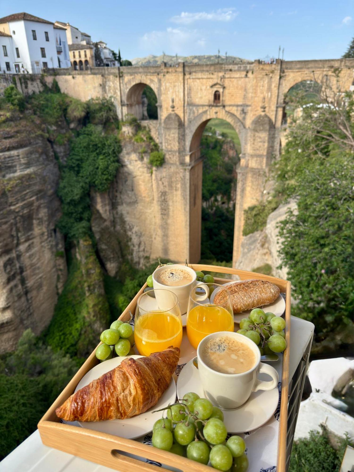 Las Vistas - Ronda Residence รอนดา ภายนอก รูปภาพ