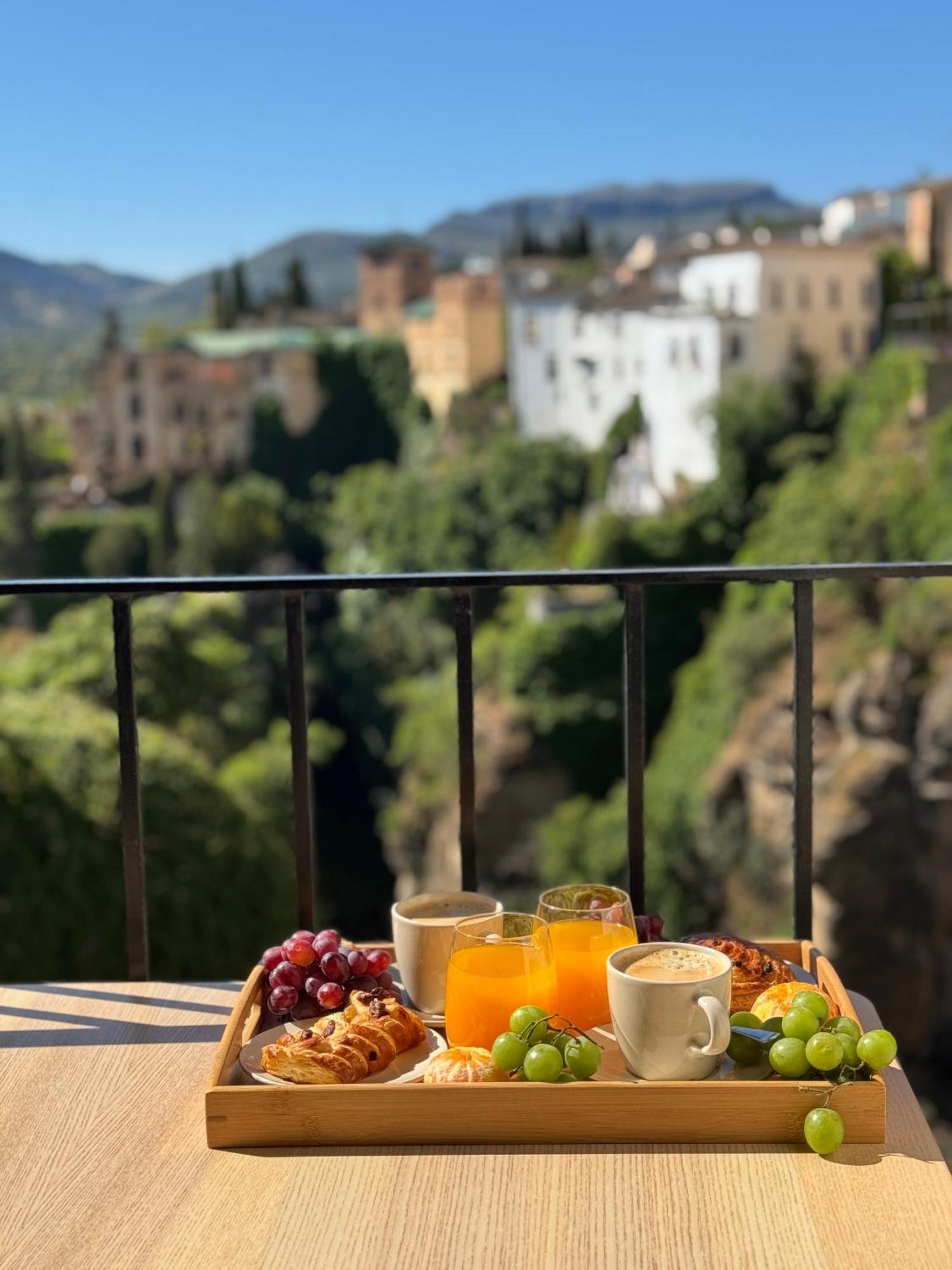 Las Vistas - Ronda Residence รอนดา ภายนอก รูปภาพ
