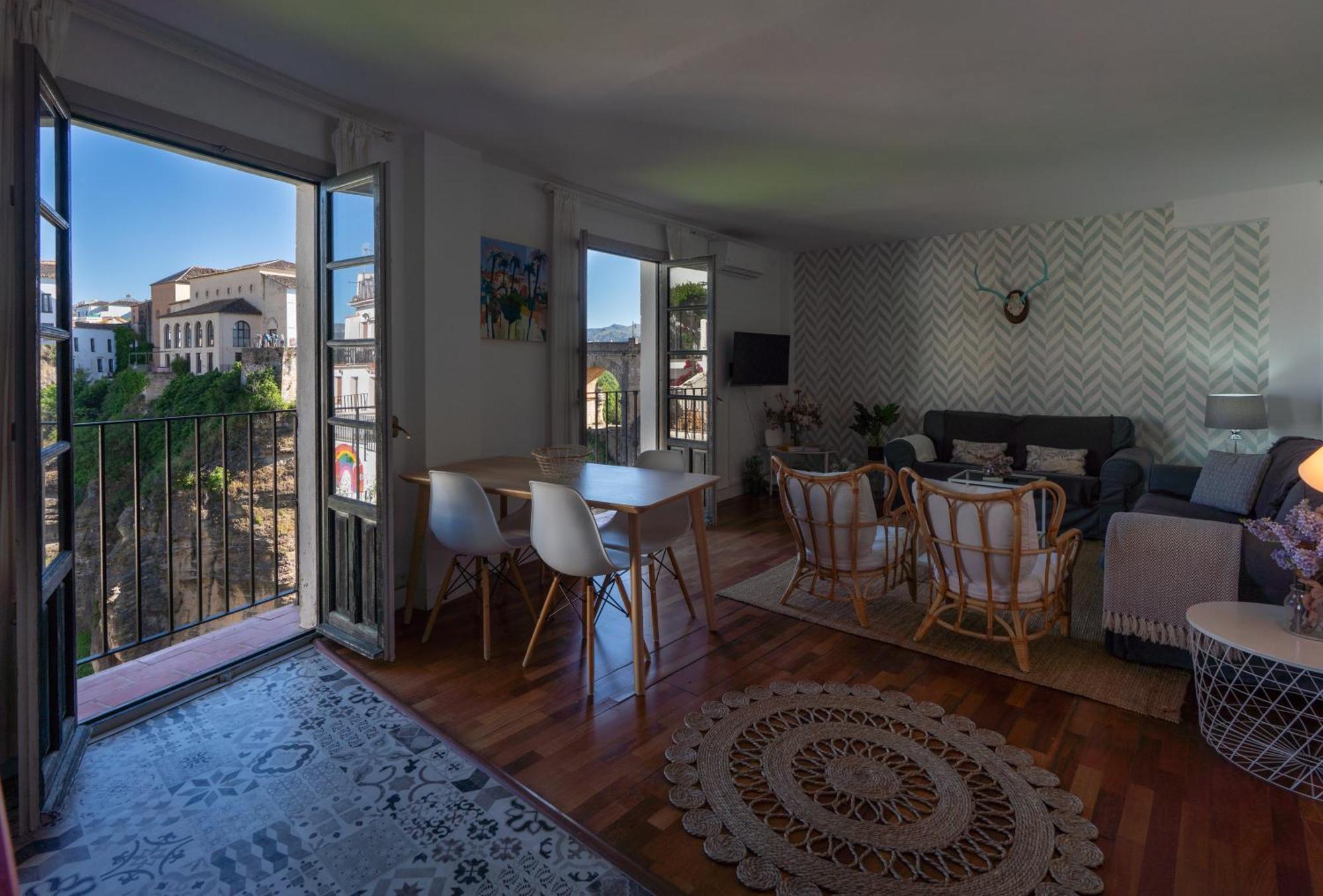 Las Vistas - Ronda Residence รอนดา ภายนอก รูปภาพ